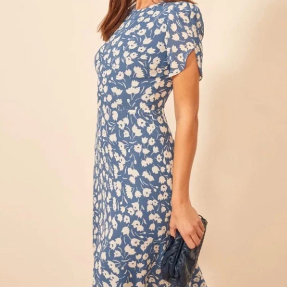 Reformation Andre Floral-print Crepe Midi Dress In Blue
